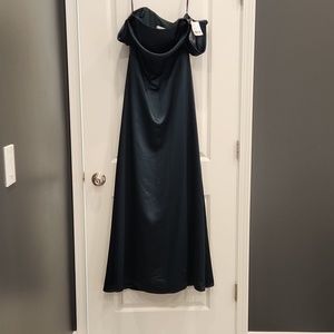 Stunning emerald size 16 evening gown